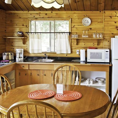 Mineral Springs Resort Fernwood Екстериор снимка