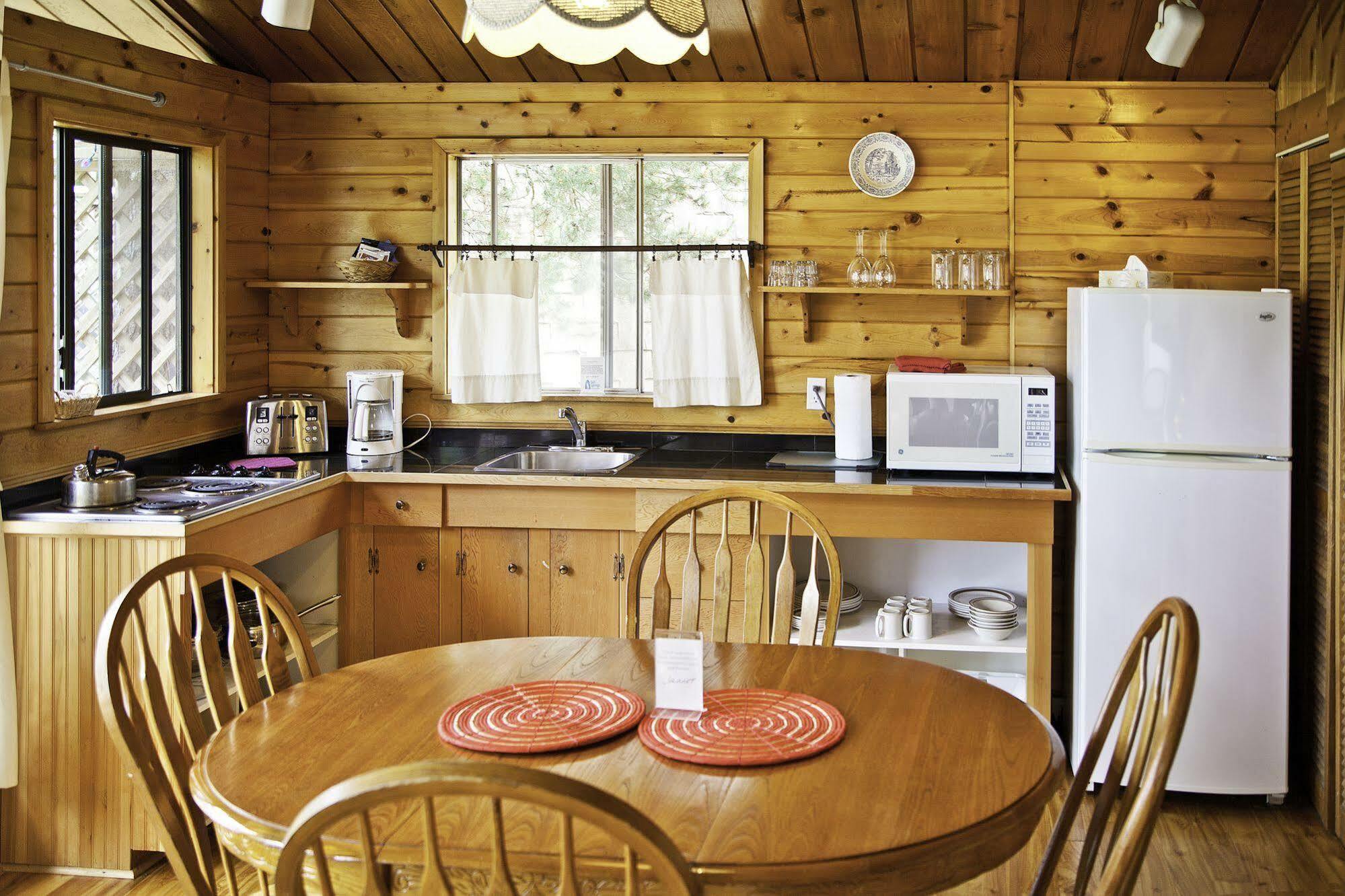 Mineral Springs Resort Fernwood Екстериор снимка